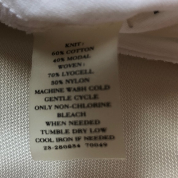 3 for $20❤️ Black and White Ann Taylor Top - Picture 7 of 7